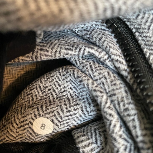 Lululemon zip jacket 8 - Picture 4 of 4
